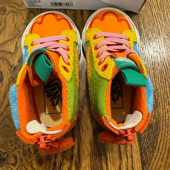 New Size 5 in Original Box Sesame Street Sk-8 High Sneakers - Picture 2 of 4